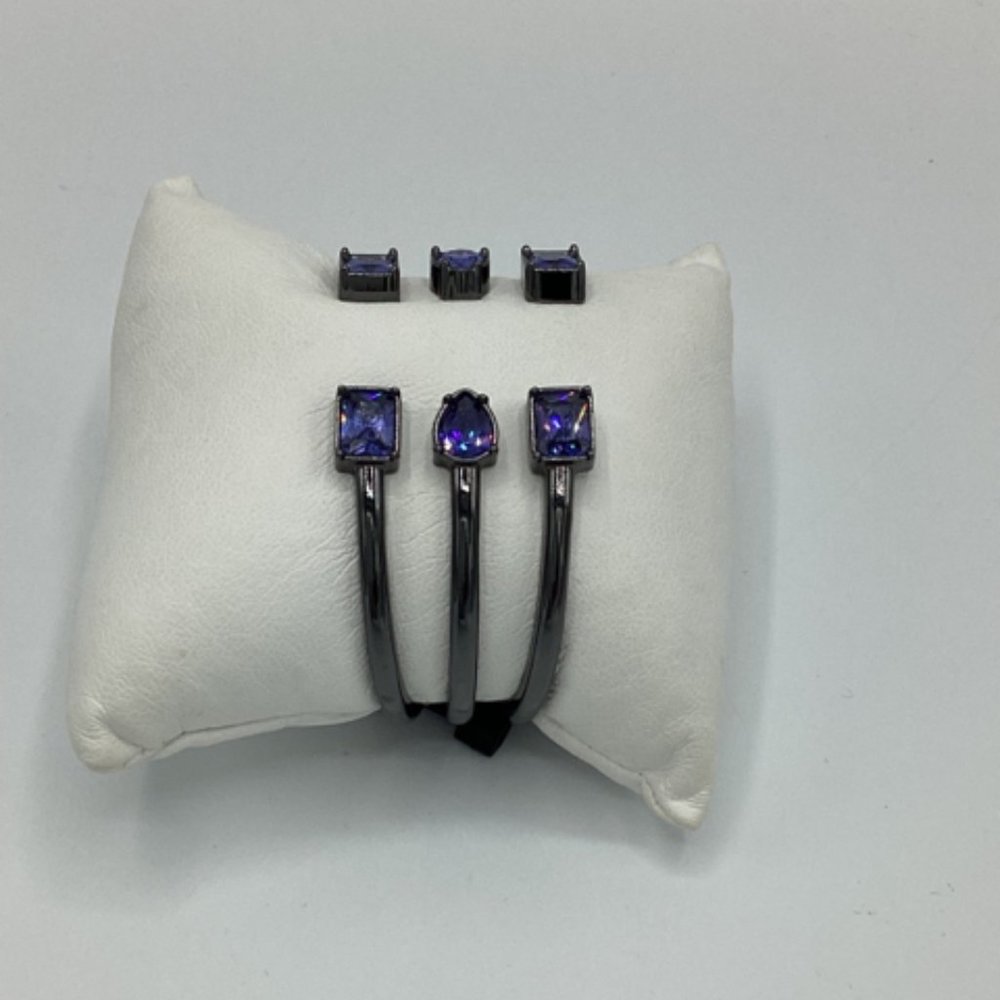 NWT White House/Black Market Hinged Stone  Bracelet - Picture 5 of 5